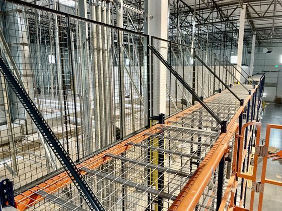 Elevated rack walkway with wire partition panels